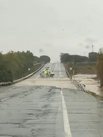 Balsas de agua en la N-435 por Trigueros
