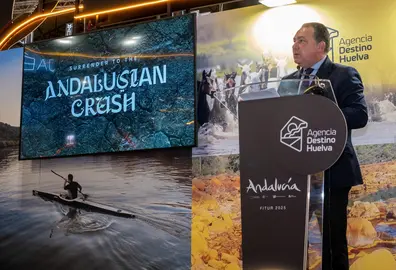 El presidente de la Diputación, en Fitur