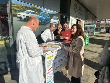 Inma Nieto firma a los sindicatos el apoyo a sus reclamaciones sanitarias y laborales