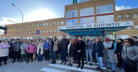 Concentración a las puertas del Hospital