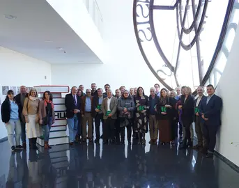 Foto de familia en los 30 años del Servicio de Publicaciones UHU