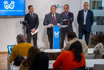 Toscano junto a Arias, en la rueda de prensa sobre el proyecto de la antigua estación