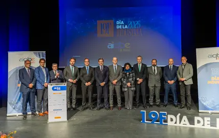 Foto de familia en el Dia de la Industria