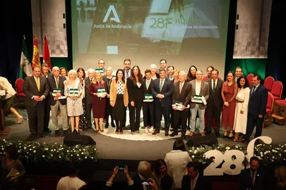Foto de familia entrega Banderas de Andalucía