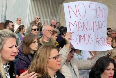 Concentración de esta mañana a las puertas del Juan Ramón Jiménez