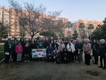 Runión de la Plataforma Isla Chica con CCOO UGT y SU en los terrenos del parque actual
