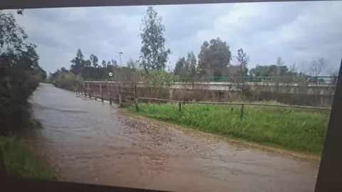 Paso de La Canaliega inundado