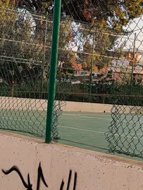 Vallas rotas en la Avenida Federico Mayo