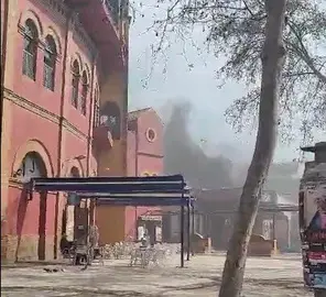 Humareda en el antiguo mercado