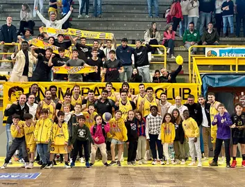 El Mataró tras apalizar al Ciudad de Huelva.