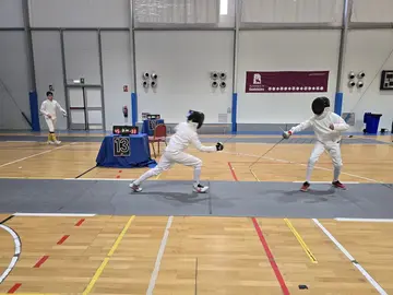 Un tirador del Esgrima Huelva en acción.