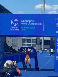 Carmen González, en el momento de cruzar la meta en Pontevedra.