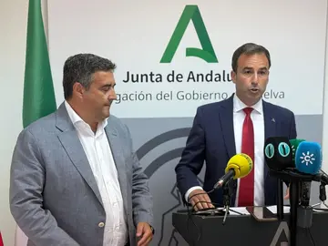 José Manuel Correa -izquierda- junto a Carlos Soriano.
