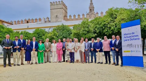 Los alcaldes del entorno de Doñana con representantes del Ministerio de Inclusión y del Ministerio para la Transición Ecológica y el Reto Demográfico