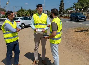 Arreglos en la carretera de Niebla.