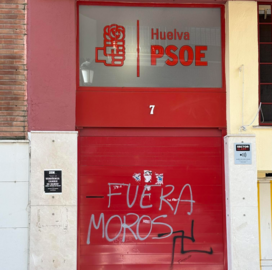 Pintada en la sede del PSOE de Huelva.