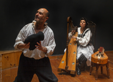 El actor Pepe Viyuela durante una interpretación / Fotografía: Diputación Provincial de Huelva.