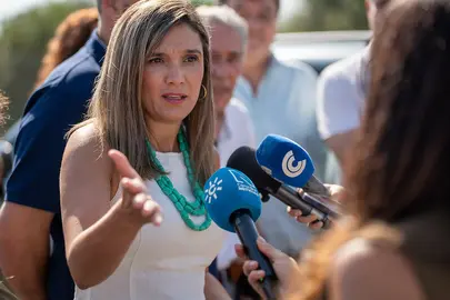 Maria Marquez atiende a los medios en Hinojos.