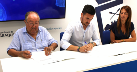 Firma del convenio entre el Ayuntamiento de Aljaraque y el Banco de Alimentos / Fotografía: Ayuntamiento de Aljaraque.