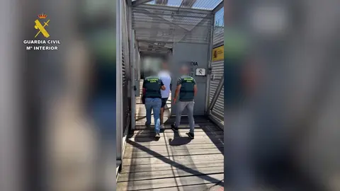 El detenido por la presunta estafa de jamones a empresas de Huelva / Fotografía: Guardia Civil