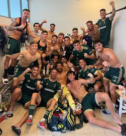 El Recre celebrando su victoria en Almería.