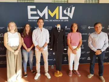 Nuevos uniformes de la Banda Sinfónica de Lepe. / Fotografía: Ayuntamiento de Lepe.