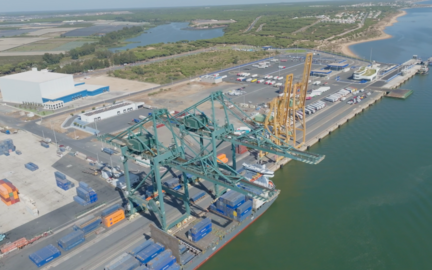 Muelle Sur del Puerto de Huelva.