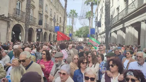 Cientos de onubenses han hecho un llamamiento por la Sanidad Pública. / Fotografía: MG.