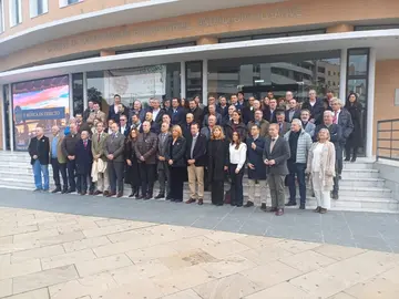 Minuto de silencio en la FOE