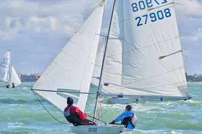 Los regatistas en acci&oacute;n.