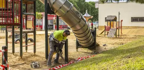 Obra de un parque infantil.