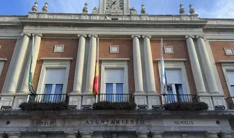 Banderas a media asta.