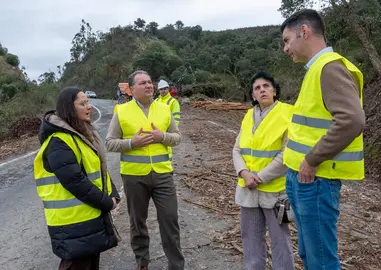 Arreglos de la carretera entre Aroche y Encinasola.