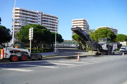 Asfaltado en Punta Umbr&iacute;a.