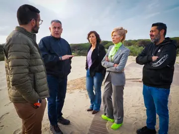 Isla Cristina recibir&aacute; una aportaci&oacute;n urgente de 16.000 metros c&uacute;bicos de arena para recuperar sus playas