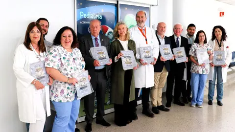 El Domingo de Ramos se adelanta en Pediatr&iacute;a con la entrega de recortables cofrades