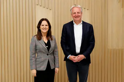 Mercedes Oblanca, presidenta y CEO Accenture Espa&ntilde;a y Portugal, y Maarten Wetselaar, CEO de Moeve