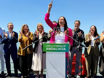 Loles L&oacute;pez durante un acto de us partido en la campa&ntilde;a.
