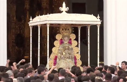 Entrada de la virgen a la ermita.