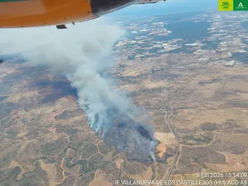 Incendio en Villanueva de los Castillejos.