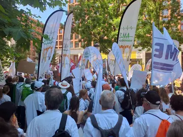 Manifestaci&oacute;n m&eacute;dica ante el ministerio de Sanidad.