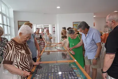 La exposici&oacute;n &lsquo;Colecciones&rsquo; rescata la memoria de varias generaciones en Punta Umbr&iacute;a
