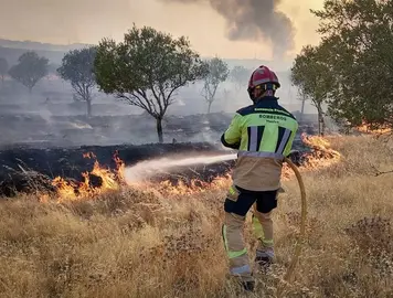 Un bombero del Consorcio Provincial de Bomberos. / Fotograf&iacute;a: Consorcio Provincial de Bomberos