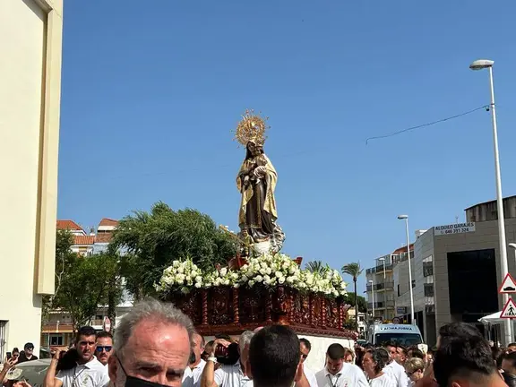 La Virgen del Carmen en su procesi&oacute;n en Punta Umbr&iacute;a