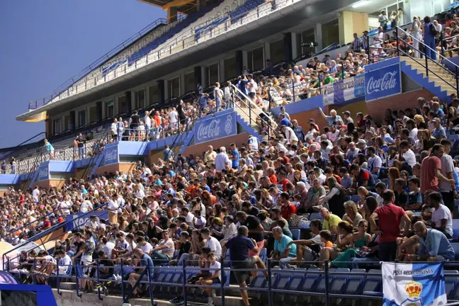 La afici&oacute;n del Recre llenar&aacute; la tribuna.