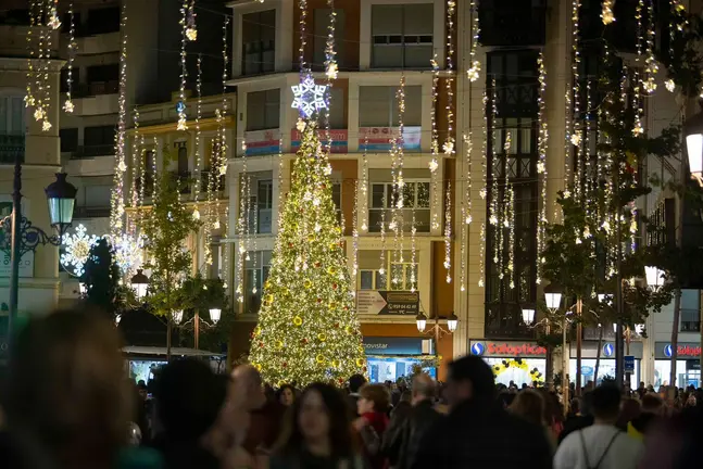 Centro de Huelva iluminado por Navidad