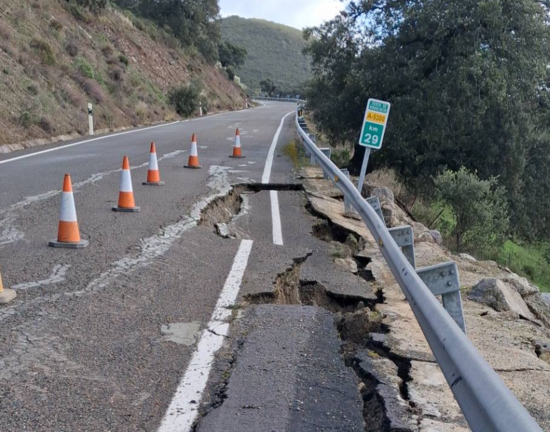 Socav&oacute;n en la A-5300