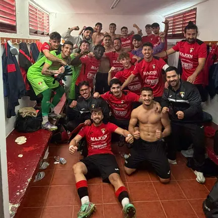 El Ayamonte celebra su victoria en Lepe