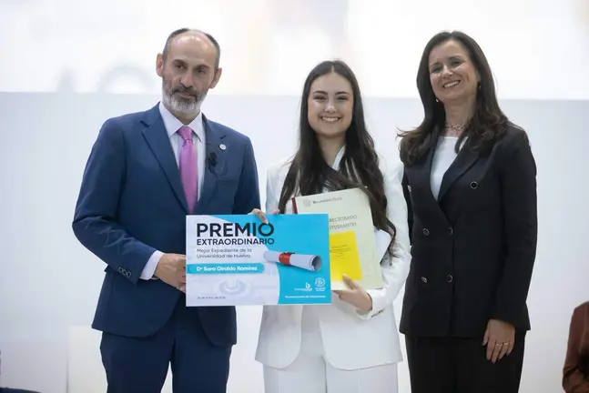 La Universidad de Huelva premia la excelencia y reconoce el esfuerzo de su estudiantado