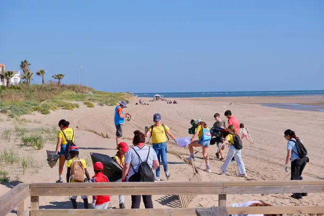 Limpieza de las playas de Ayamonte.